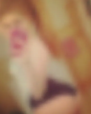 Julia, 27 Jahre — fussfetisch treffen in Kehl
