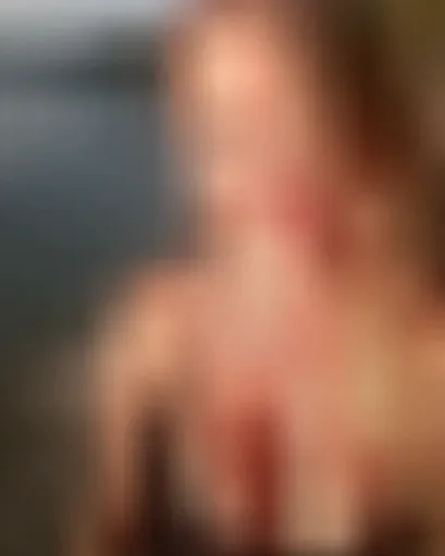 Siena, 22 Jahre — fussfetisch treffen in Lübeck