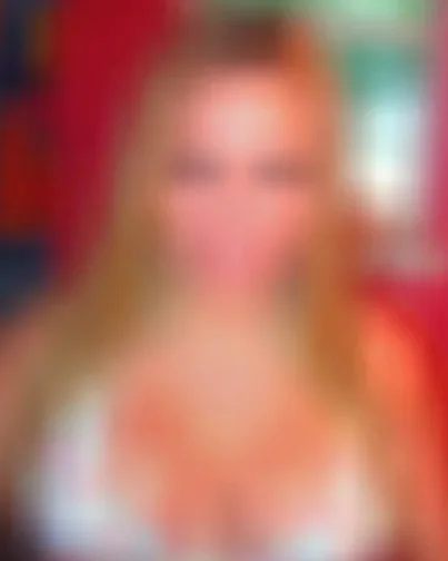 Suri, 21 Jahre — fussfetisch treffen in Altenburg